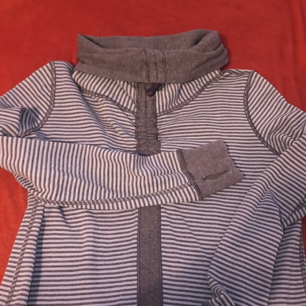 Lululemon pullover